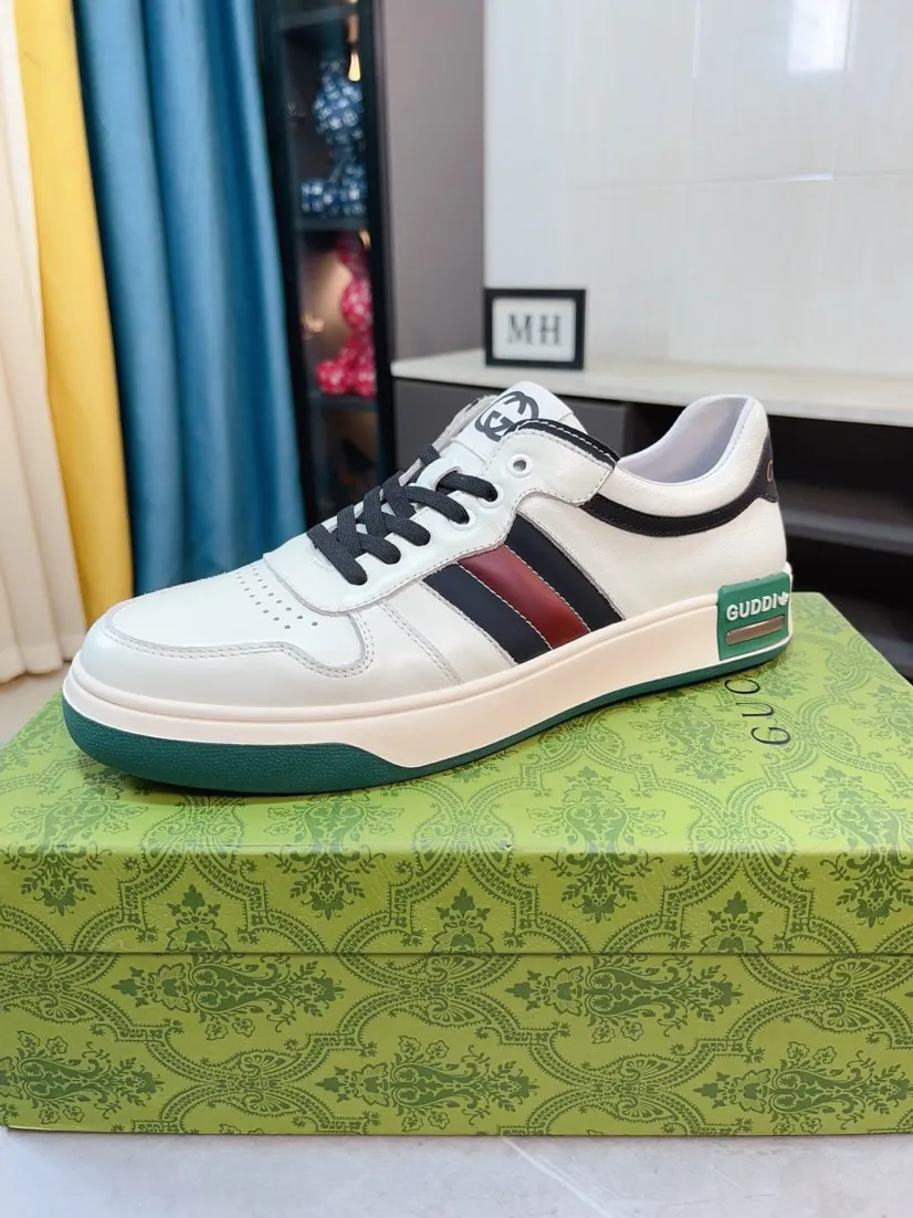 Men's shoes 💰440🌹🌹GUCCI [Gucci] New high-end brand of men's shoes, the latest fashionable casual men's shoes, trendy and versatile style, relaxed and sporty style, uppers imported from Italy, first-layer cowhide, genuine leather lining and ultra-fine workmanship. Original personalized fashionable rubber wear-resistant outsole, light and comfortable on the foot, size 38-44